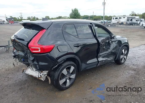 2020 Volvo Xc40 T5 Momentum z USA, uszkodzony, nr VIN YV4162UK0L2196408